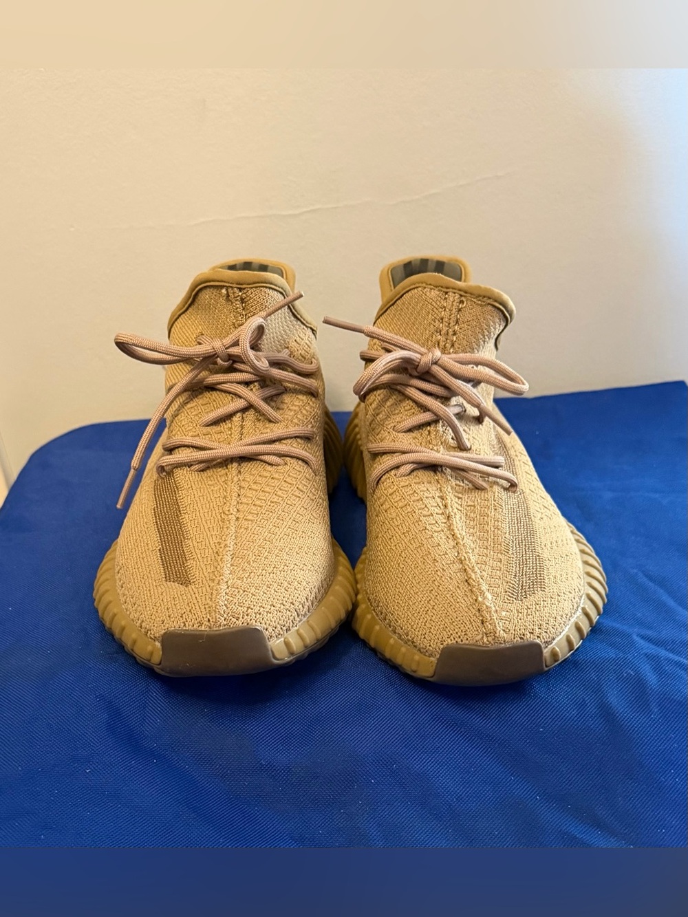 Authentic Adidas YEEZY 350 light brown/Tan Knit Athletic Sneakers